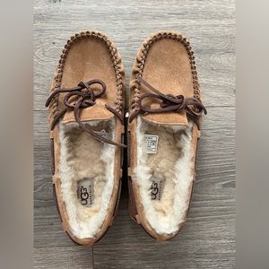 Ugg Moccasin Slippers, Chestnut, Size 6